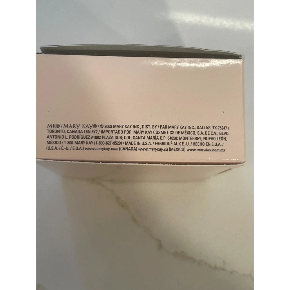 Mary Kay Mineral Powder Foundation Ivory 0.5‎ .28 oz/8 g 040983 New Box